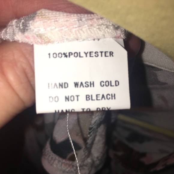 {SOLD} Floral Maternity Blouse - Picture 4 of 4